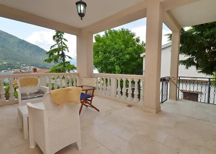 Nikola - Two Bedroom Ap. With Seaview