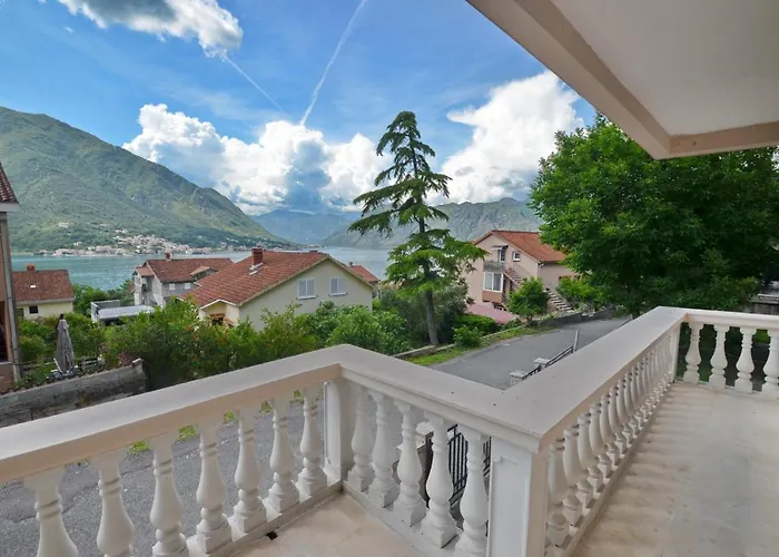 Nikola - Two Bedroom Ap. With Seaview